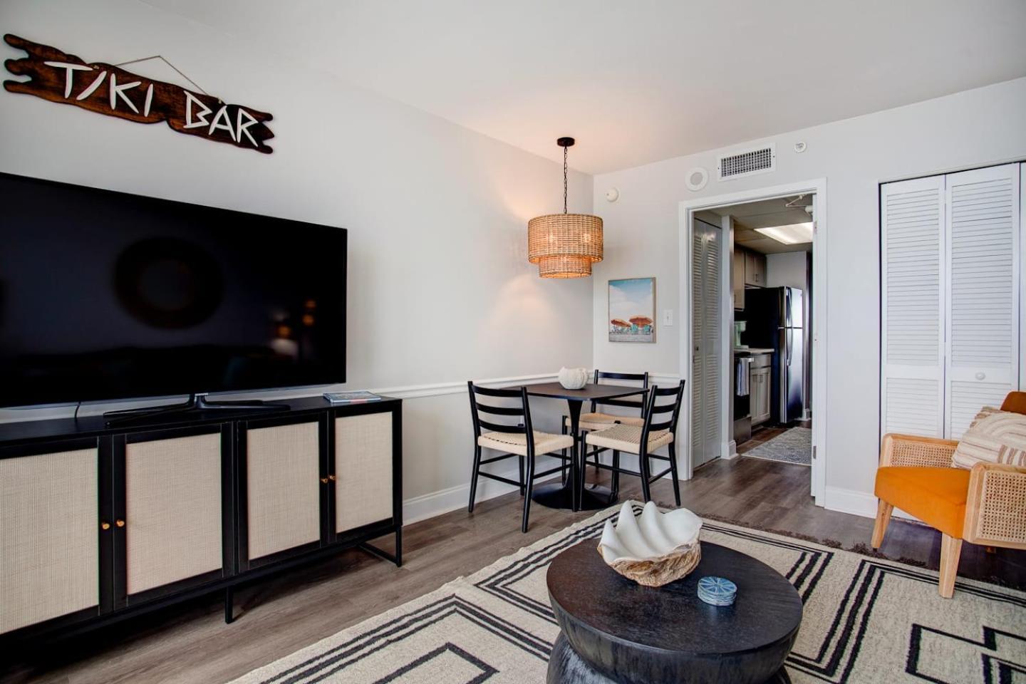 Oceanfront Escape Renovated Suite At Camelot Myrtle Beach Exterior photo